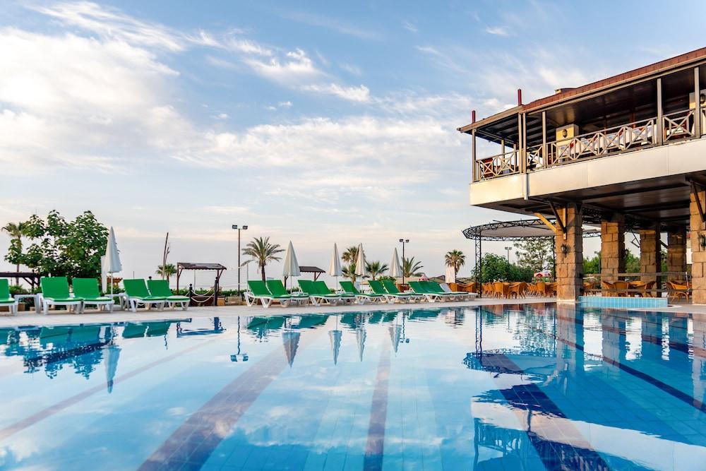 Labada Beach Hotel Çamyuva Buitenkant foto