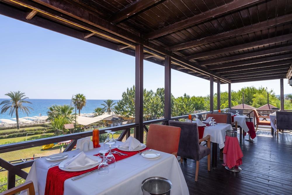 Labada Beach Hotel Çamyuva Buitenkant foto