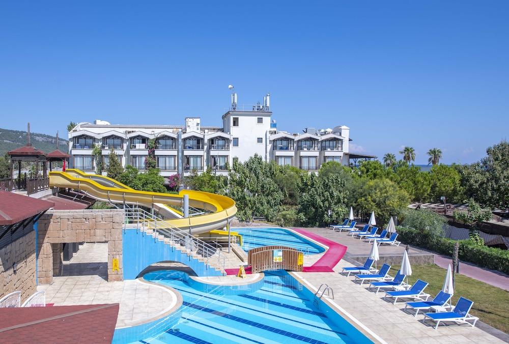 Labada Beach Hotel Çamyuva Buitenkant foto