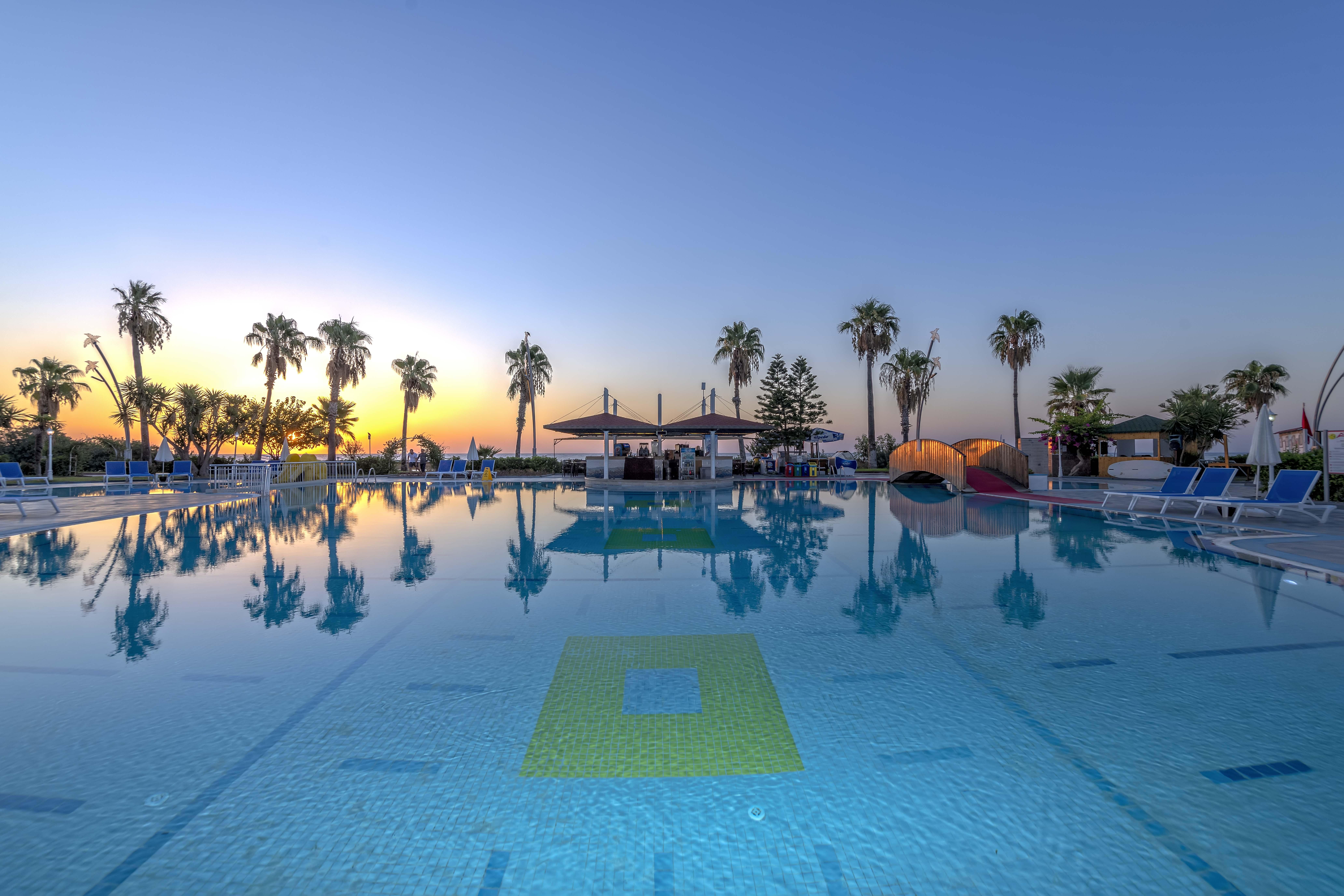 Labada Beach Hotel Çamyuva Buitenkant foto