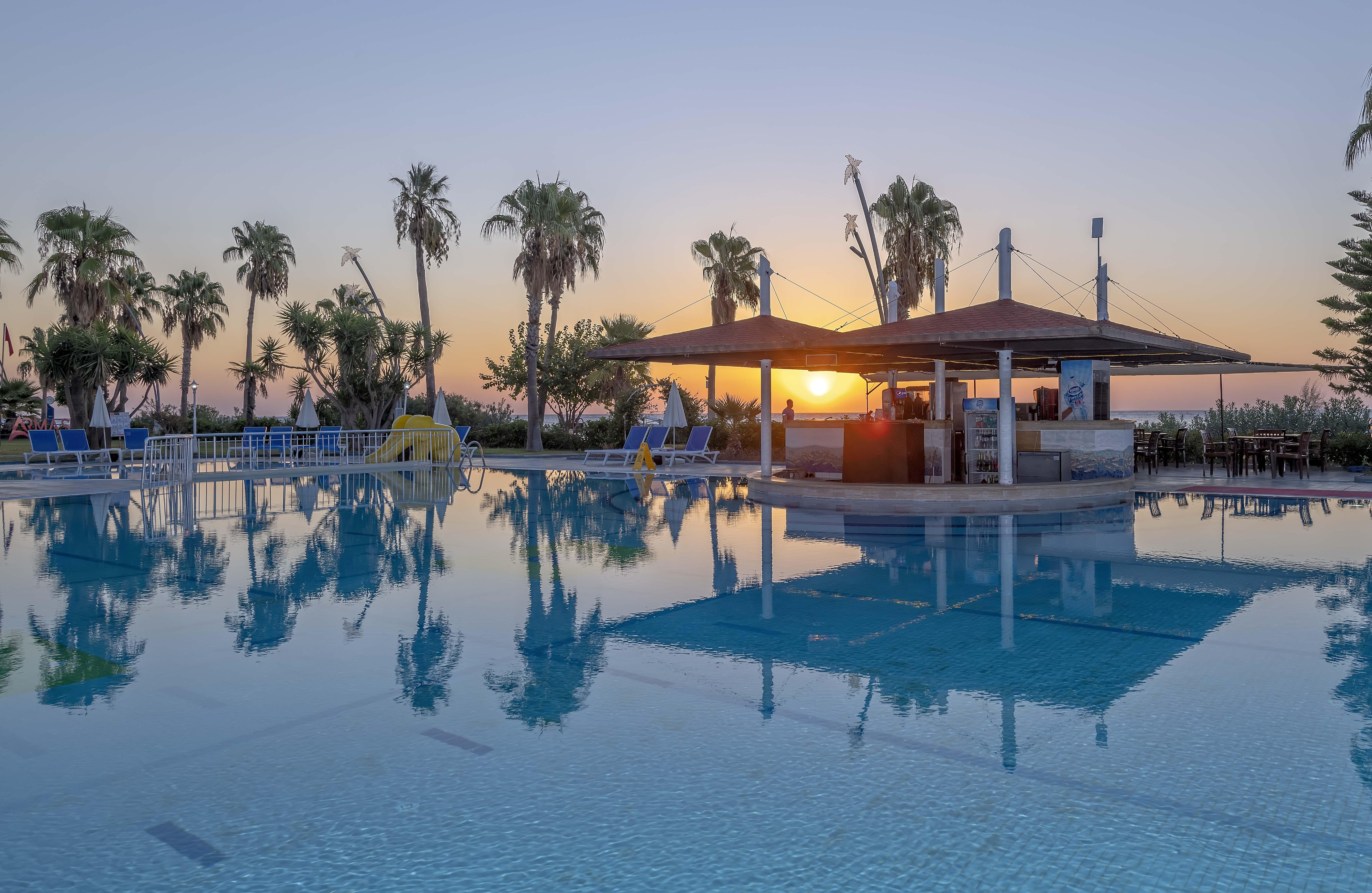 Labada Beach Hotel Çamyuva Buitenkant foto